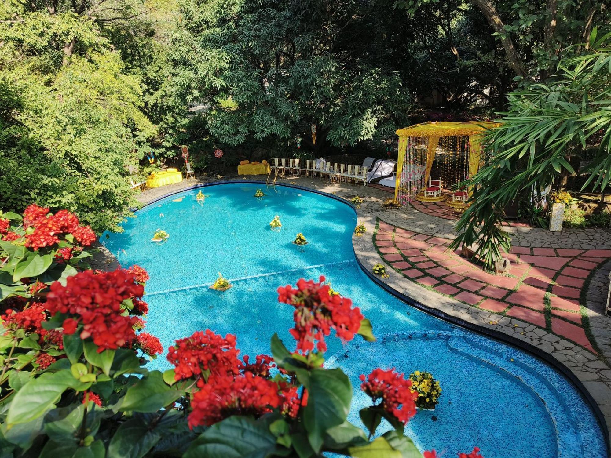 The Den Corbett Resort Chilkiya Range Exterior photo
