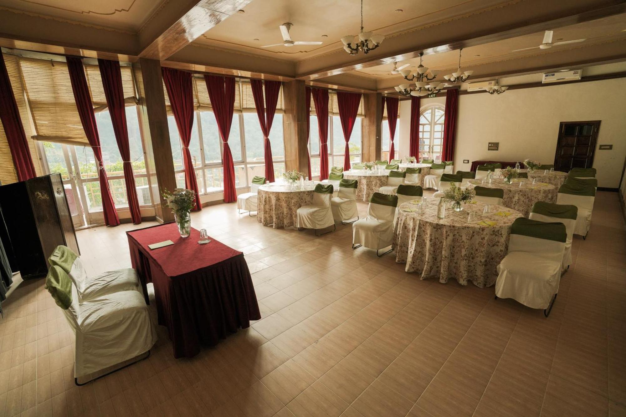 The Den Corbett Resort Chilkiya Range Exterior photo