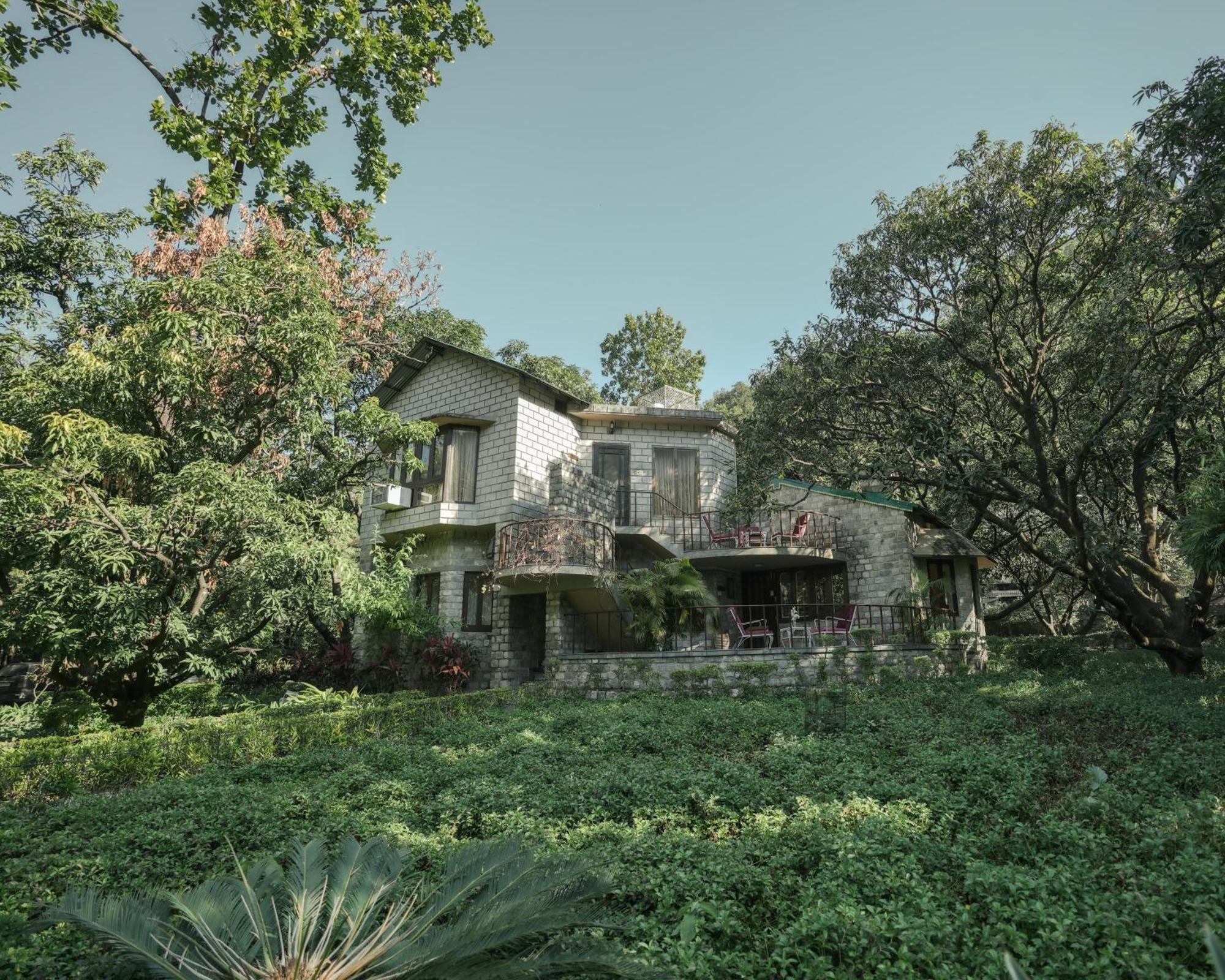 The Den Corbett Resort Chilkiya Range Exterior photo
