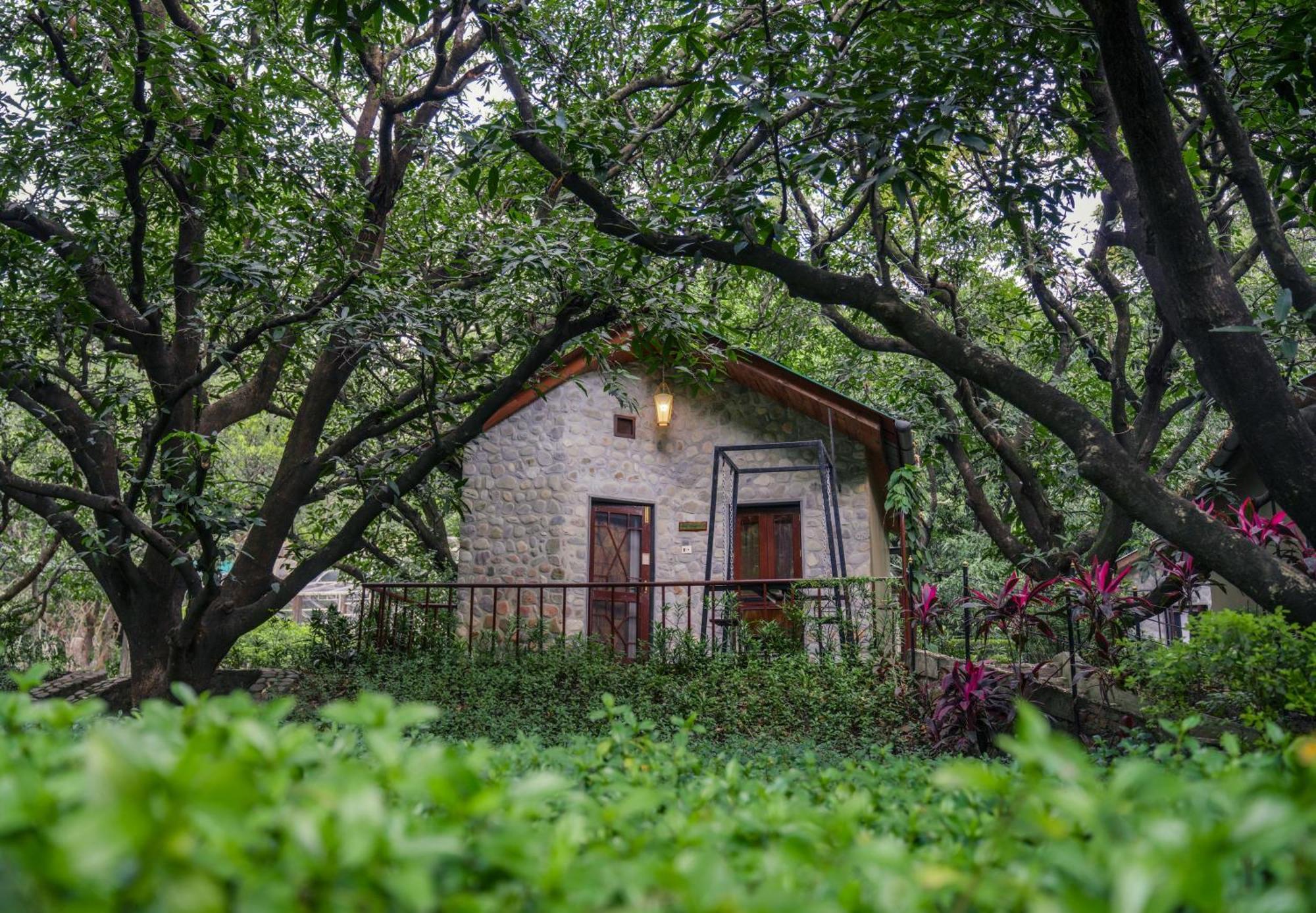 The Den Corbett Resort Chilkiya Range Exterior photo